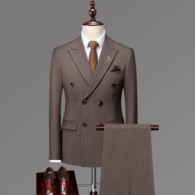 Classic version of the slimming men's suit