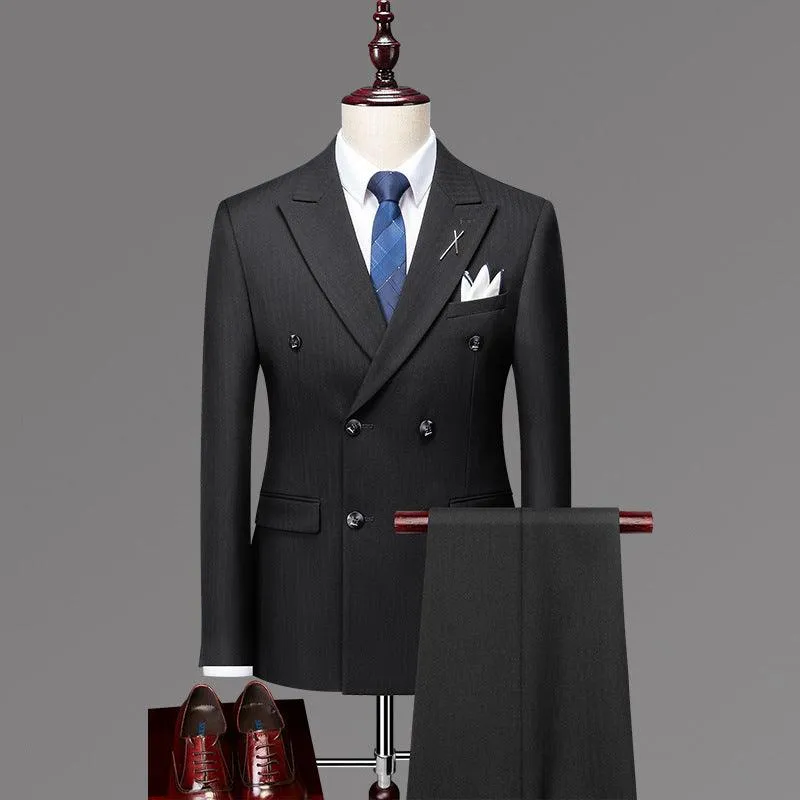 Classic version of the slimming men's suit