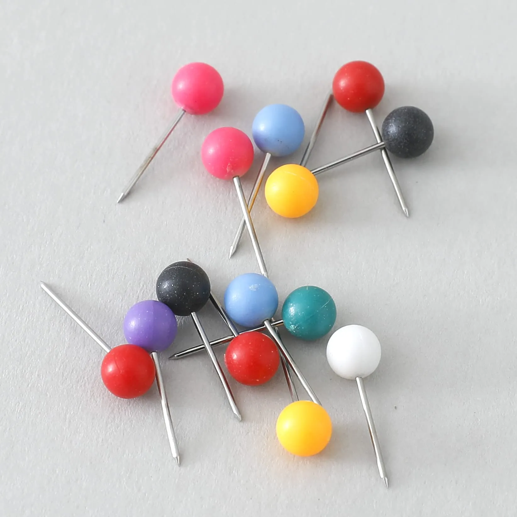 Kuber Industries Solid color Push Pins Tacks|Heavy-Duty Notice Board Pins|"100" (Multi)