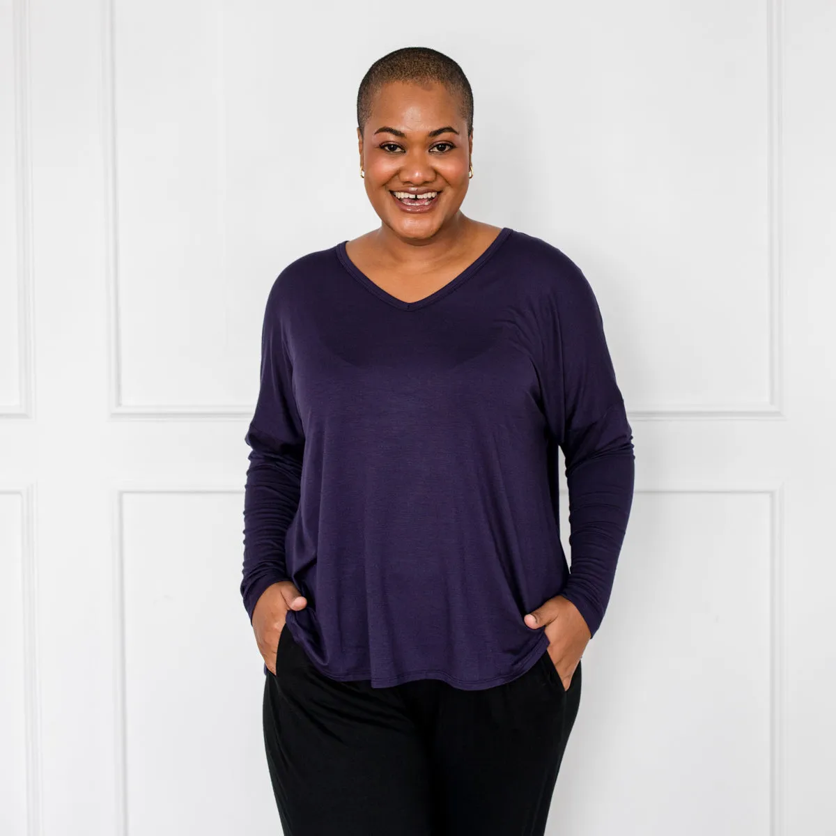 Sharon relaxed v-neck long-sleeve tee - navy