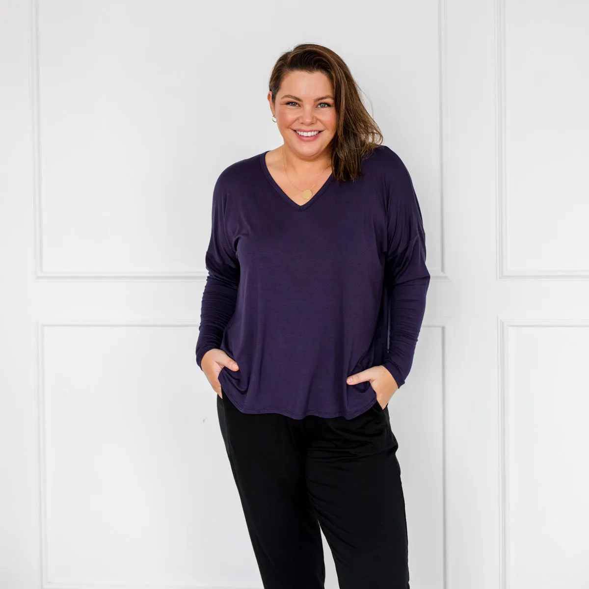 Sharon relaxed v-neck long-sleeve tee - navy